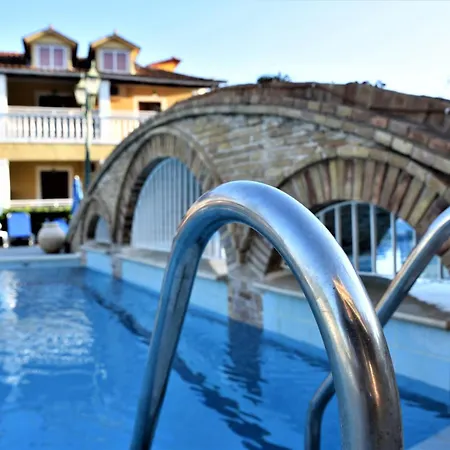 Elpida Apart Otel